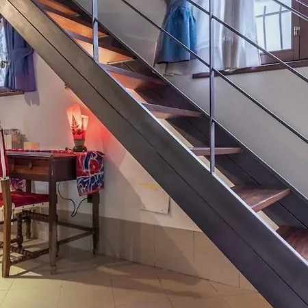 Ponte Dei Pugni Mezzanine * Венеция
